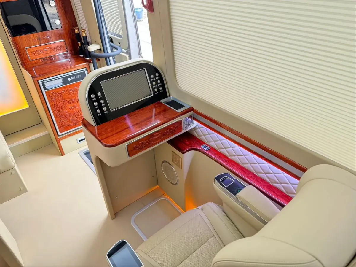 2024 HongQi GuoYue 8AT,autocango,china used car exporter,china ev exporter,chinese used car exporter,chinese used ev exporter