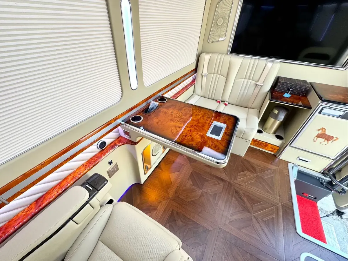 2024 HongQi GuoYue 8AT,autocango,china used car exporter,china ev exporter,chinese used car exporter,chinese used ev exporter