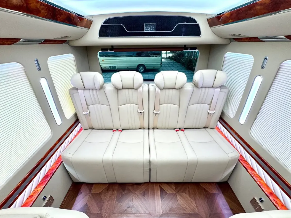 2024 HongQi GuoYue 8AT,autocango,china used car exporter,china ev exporter,chinese used car exporter,chinese used ev exporter