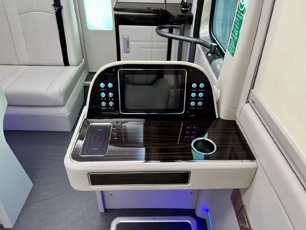 2024 HongQi GuoYue 8AT,autocango,china used car exporter,china ev exporter,chinese used car exporter,chinese used ev exporter