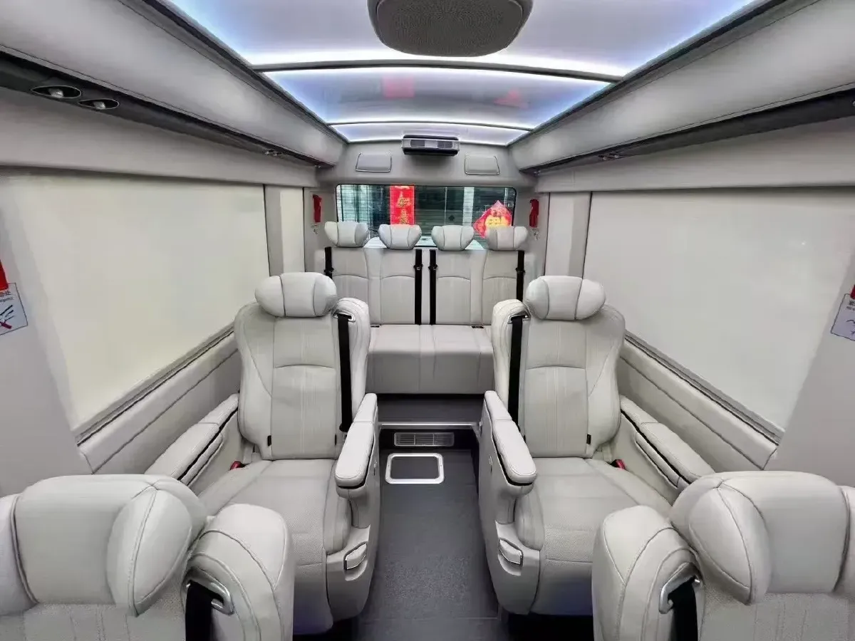 2024 HongQi GuoYue 8AT,autocango,china used car exporter,china ev exporter,chinese used car exporter,chinese used ev exporter