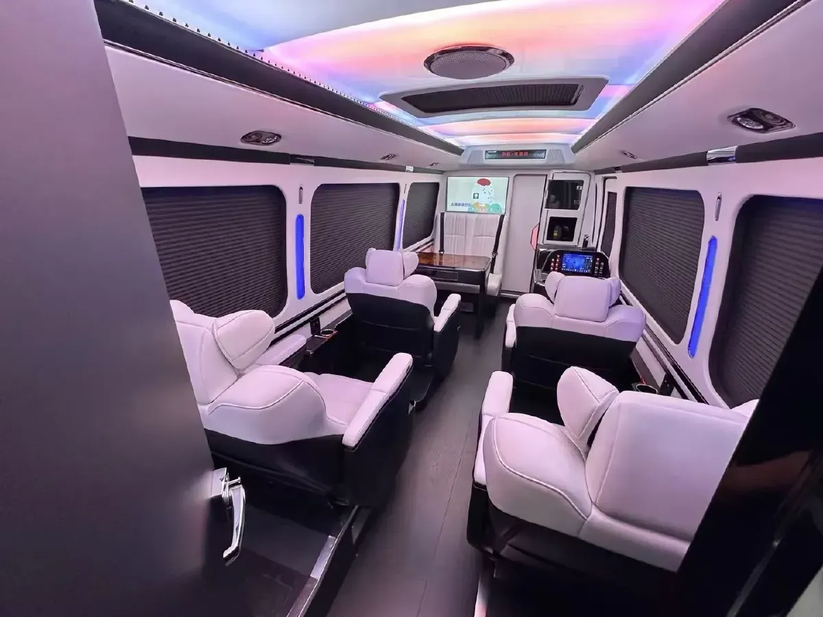 2024 HongQi GuoYue 8AT,autocango,china used car exporter,china ev exporter,chinese used car exporter,chinese used ev exporter