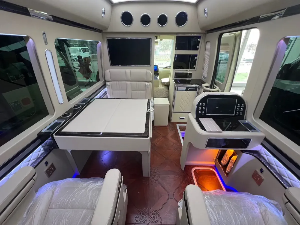 2024 HongQi GuoYue 8AT,autocango,china used car exporter,china ev exporter,chinese used car exporter,chinese used ev exporter