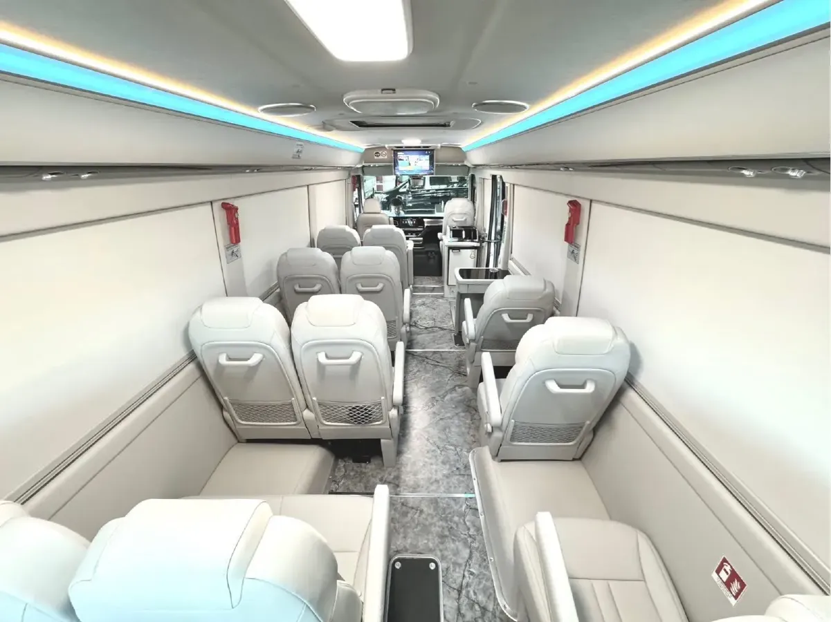 2024 HongQi GuoYue 8AT,autocango,china used car exporter,china ev exporter,chinese used car exporter,chinese used ev exporter