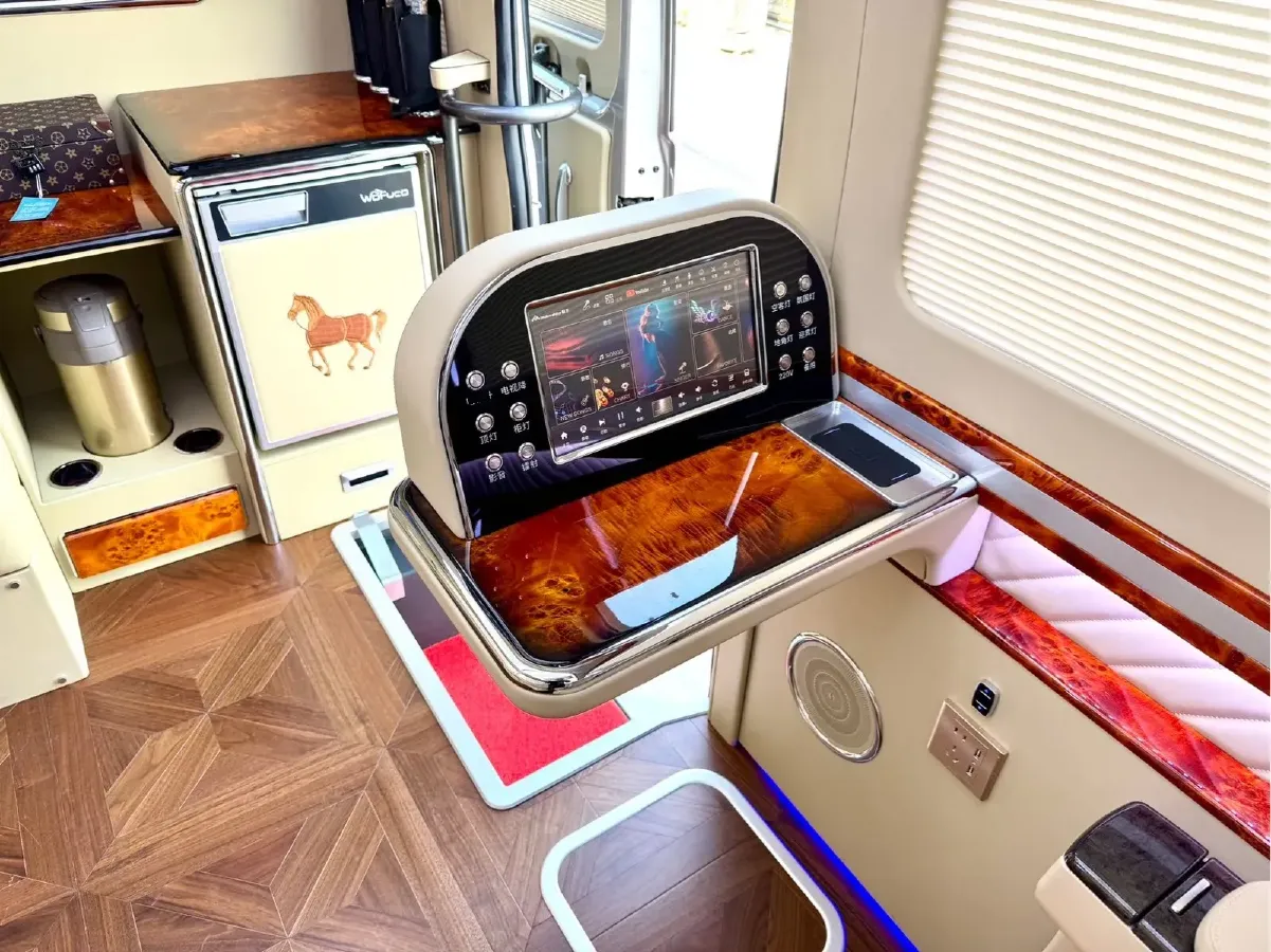 2024 HongQi GuoYue 8AT,autocango,china used car exporter,china ev exporter,chinese used car exporter,chinese used ev exporter