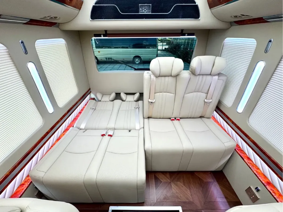 2024 HongQi GuoYue 8AT,autocango,china used car exporter,china ev exporter,chinese used car exporter,chinese used ev exporter