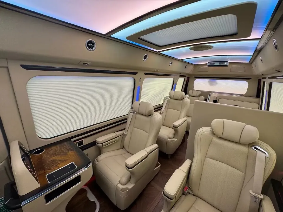 2024 HongQi GuoYue 8AT,autocango,china used car exporter,china ev exporter,chinese used car exporter,chinese used ev exporter