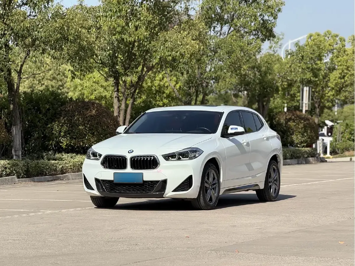 2022 BMW X2 2.0T 192HP L4 7DCT