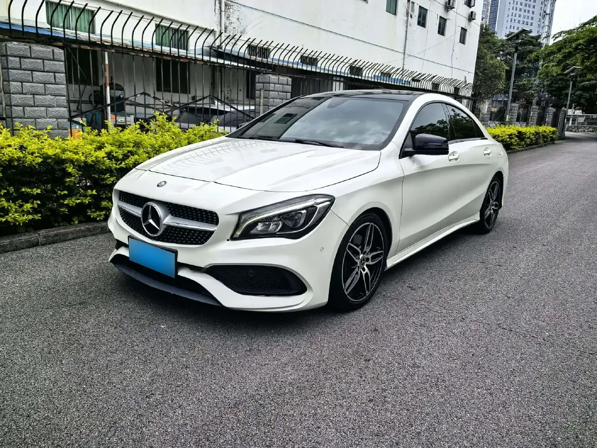 2017 Mercedes-Benz CLA Class 2.0T 184HP L4 7DCT