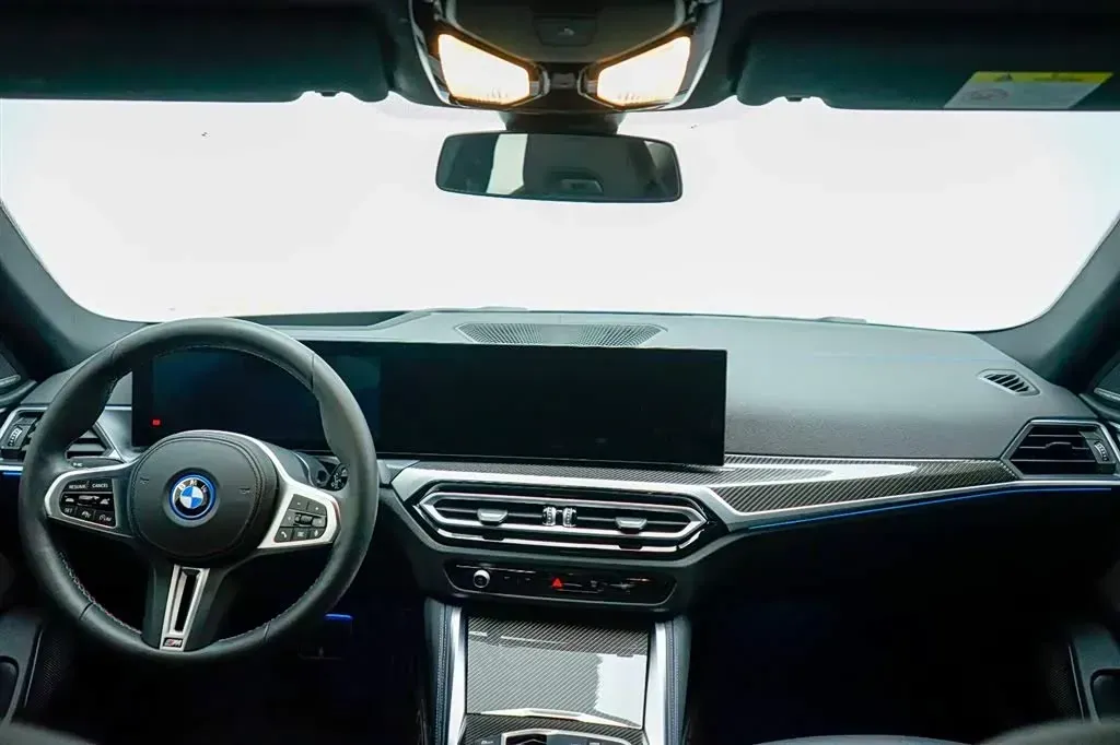 2022 BMW i4 BEV 83.9KWH,autocango,china used car exporter,china ev exporter,chinese used car exporter,chinese used ev exporter