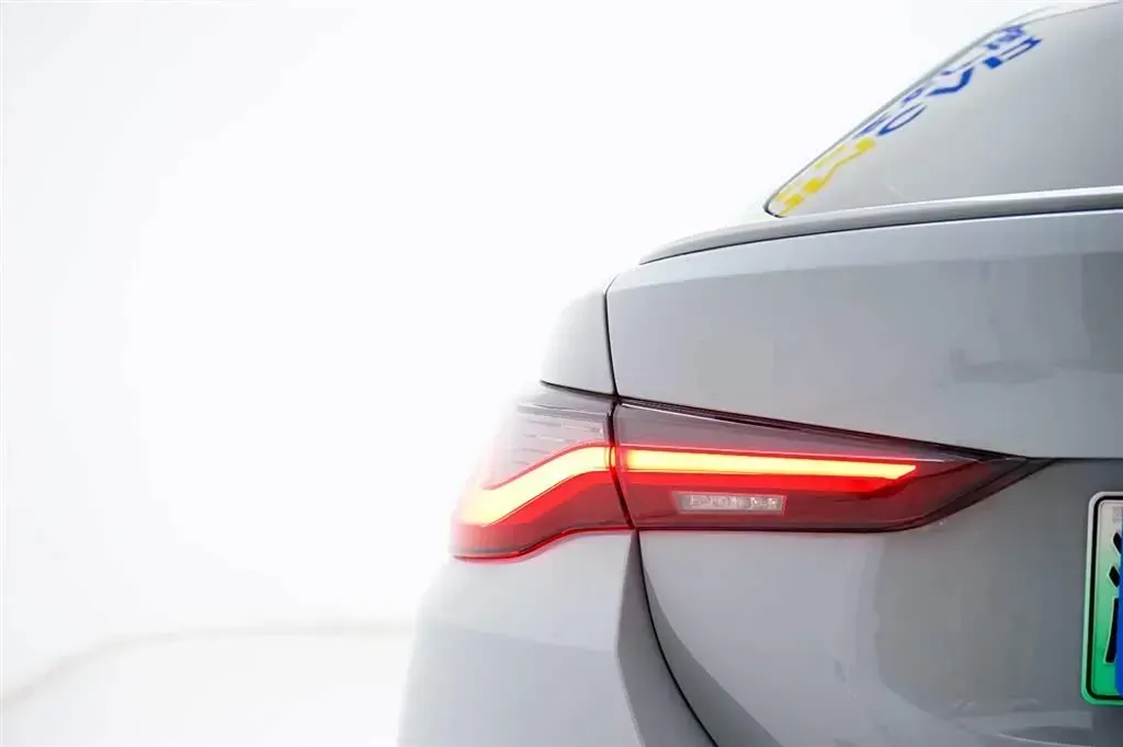 2022 BMW i4 BEV 83.9KWH,autocango,china used car exporter,china ev exporter,chinese used car exporter,chinese used ev exporter