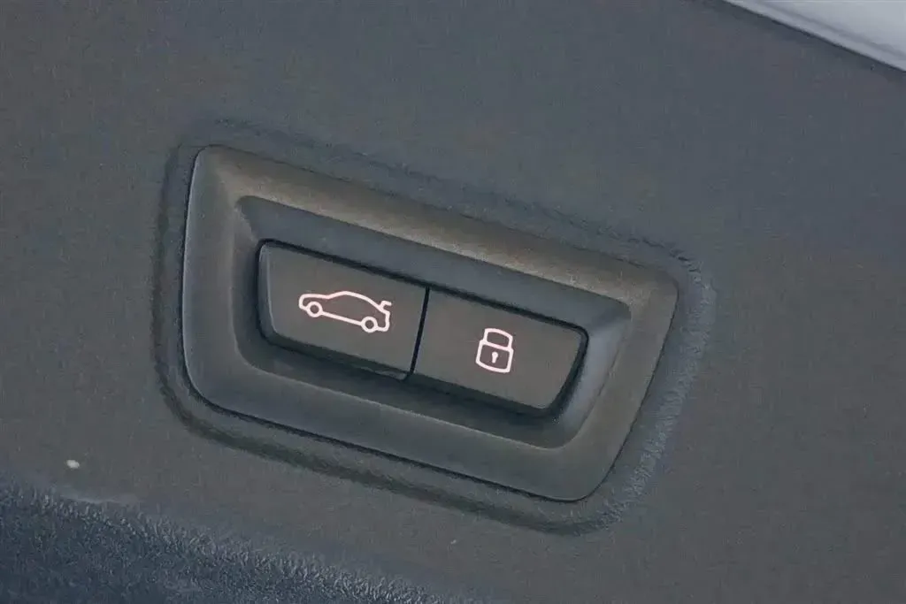 2022 BMW i4 BEV 83.9KWH,autocango,china used car exporter,china ev exporter,chinese used car exporter,chinese used ev exporter