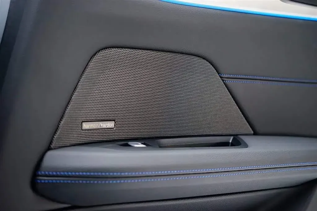 2022 BMW i4 BEV 83.9KWH,autocango,china used car exporter,china ev exporter,chinese used car exporter,chinese used ev exporter