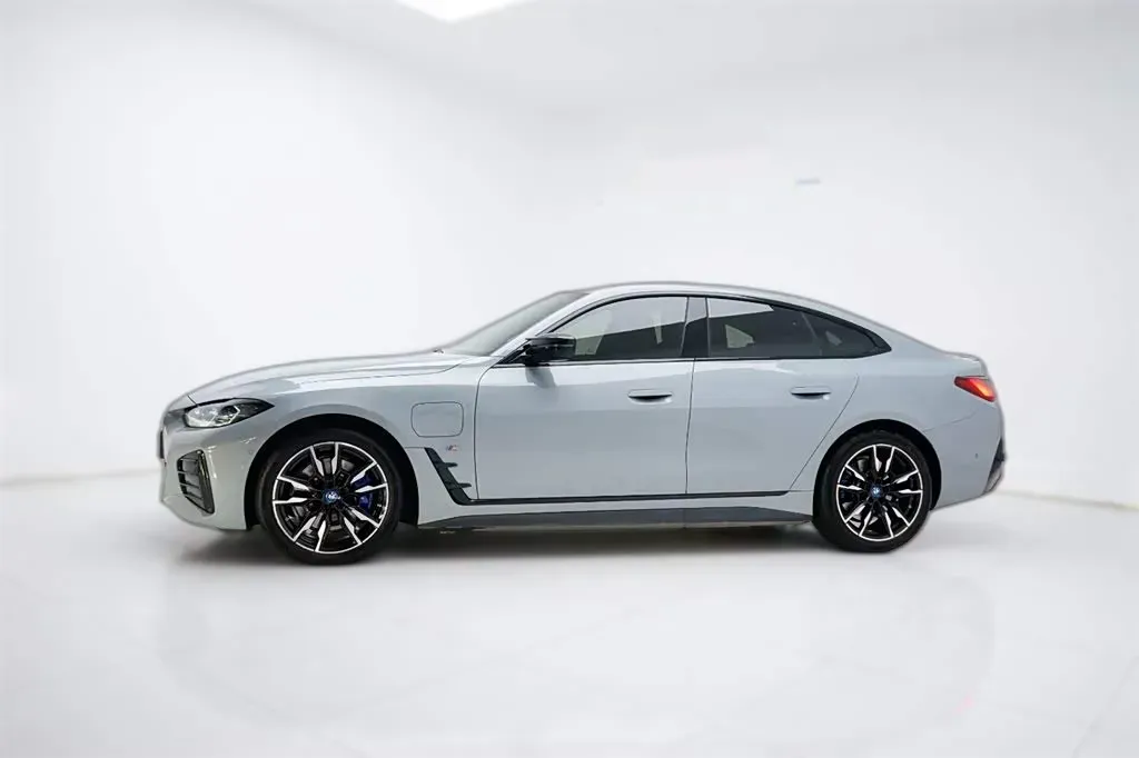 2022 BMW i4 BEV 83.9KWH,autocango,china used car exporter,china ev exporter,chinese used car exporter,chinese used ev exporter