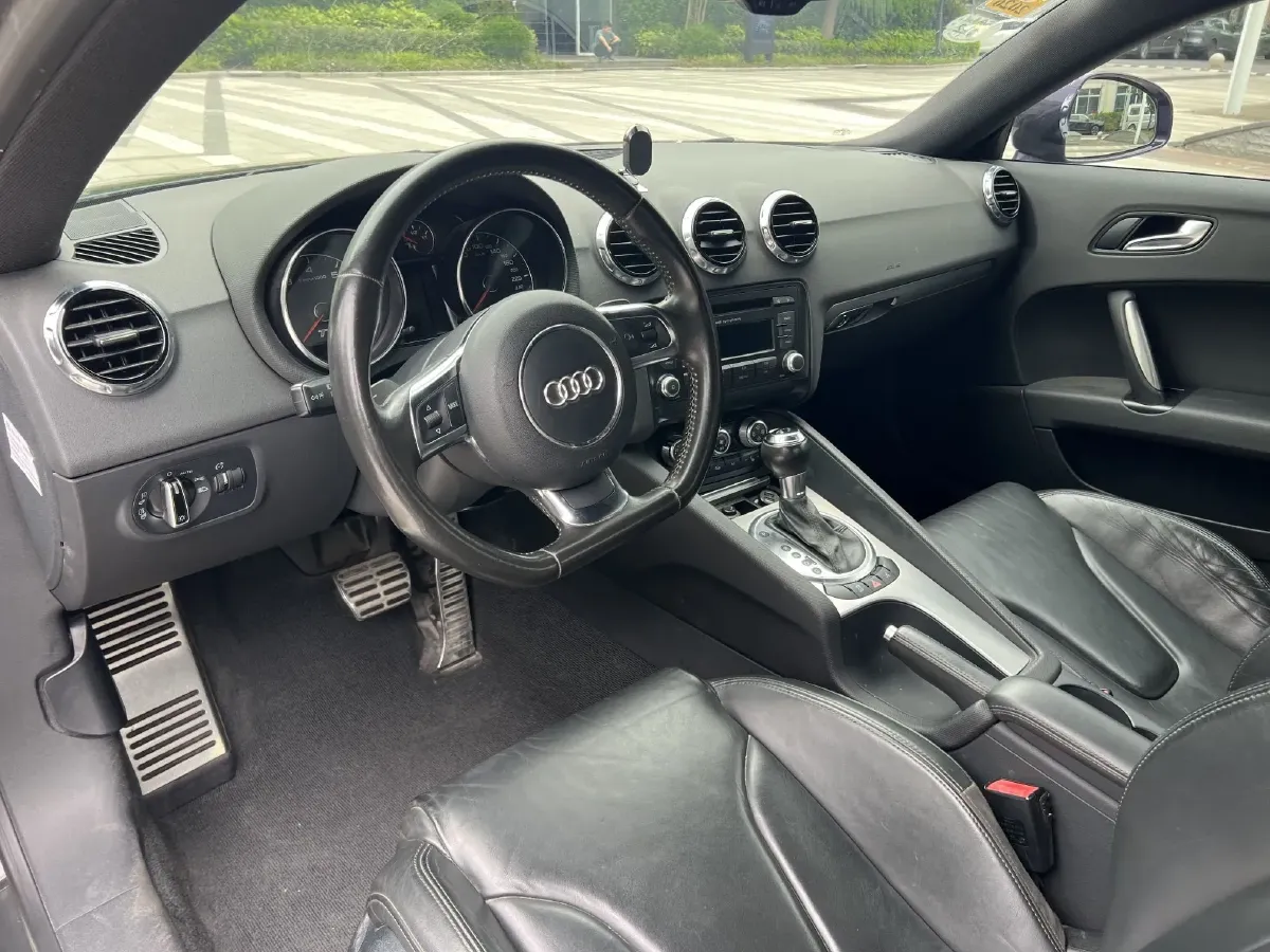 2011 Audi TT 2.0T 211HP L4 6DCT,autocango,china used car exporter,china ev exporter,chinese used car exporter,chinese used ev exporter