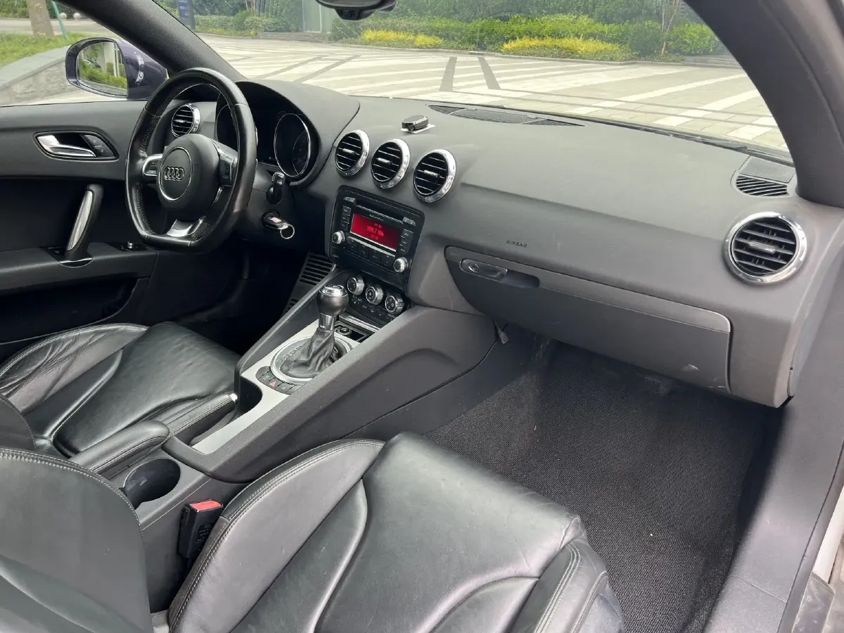 2011 Audi TT 2.0T 211HP L4 6DCT,autocango,china used car exporter,china ev exporter,chinese used car exporter,chinese used ev exporter