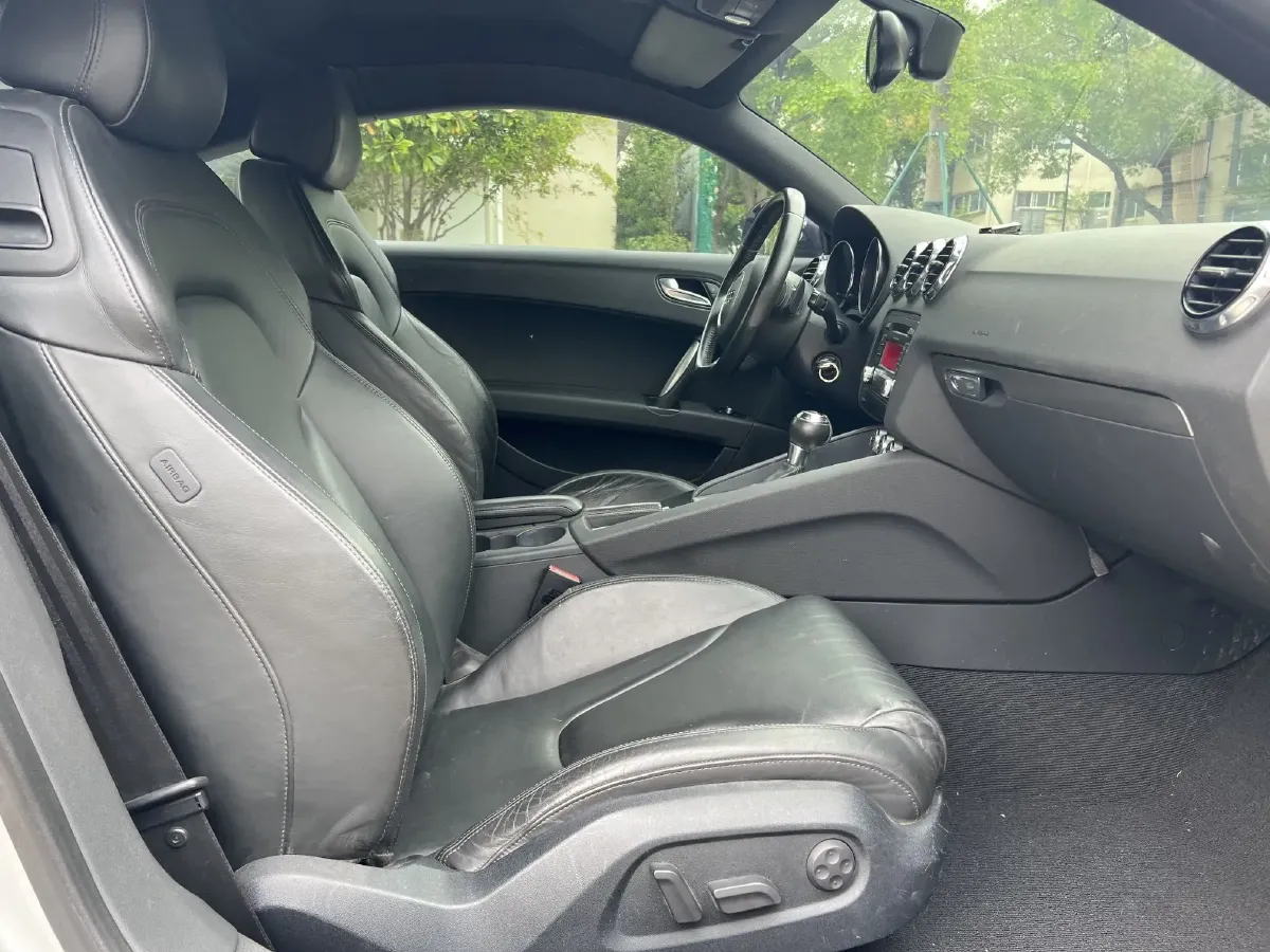 2011 Audi TT 2.0T 211HP L4 6DCT,autocango,china used car exporter,china ev exporter,chinese used car exporter,chinese used ev exporter