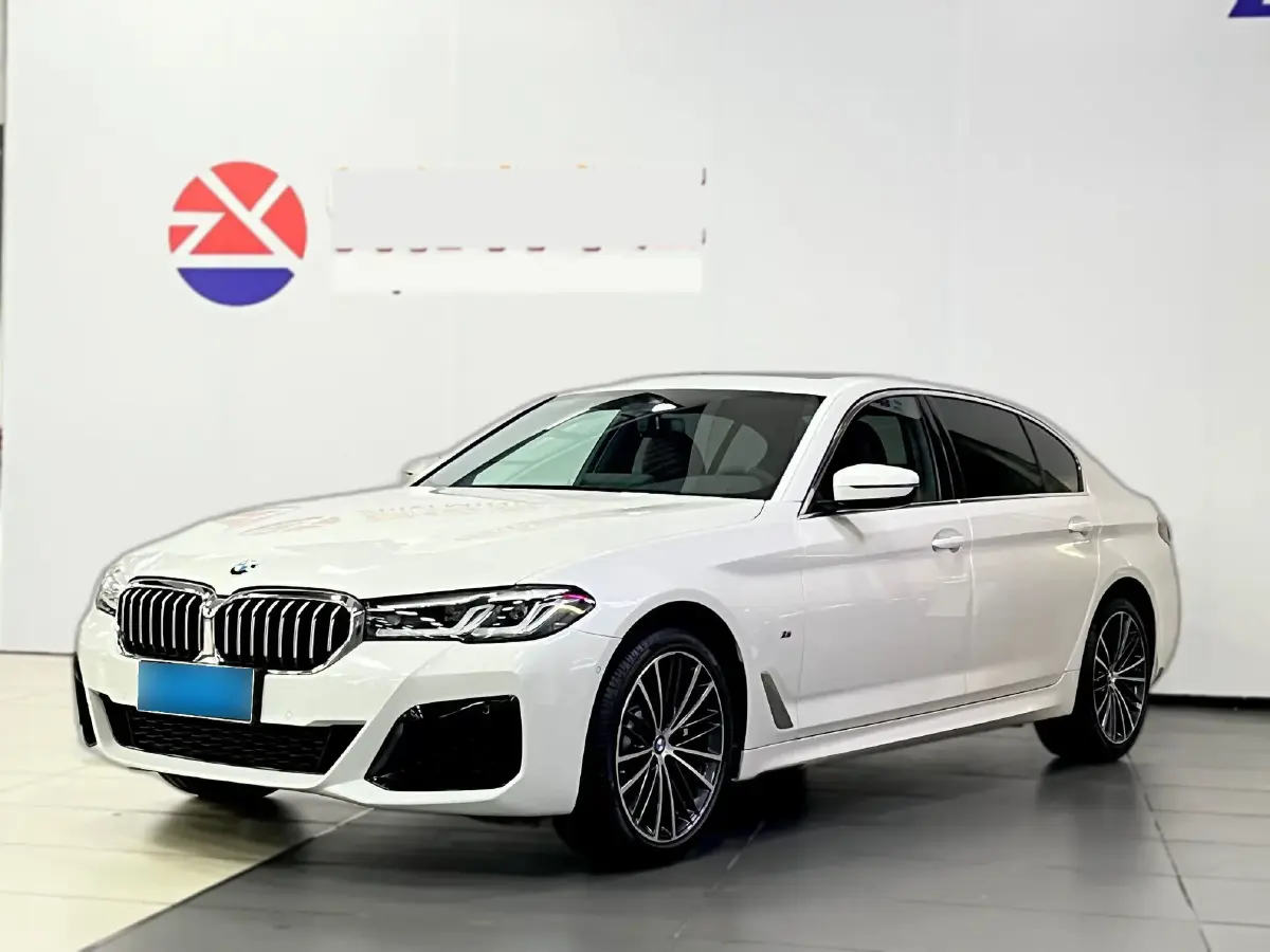 2022 BMW 5 Series 2.0T 252HP L4 8AT