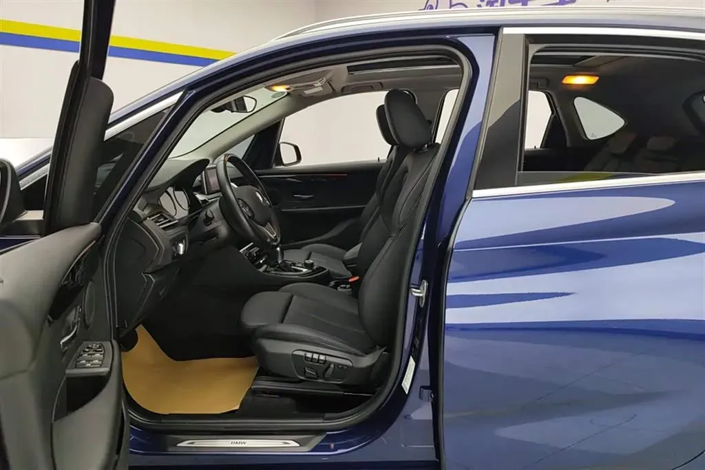 2018 BMW 2 Series Wagon 1.5T 136HP L3 6AT,autocango,china used car exporter,china ev exporter,chinese used car exporter,chinese used ev exporter