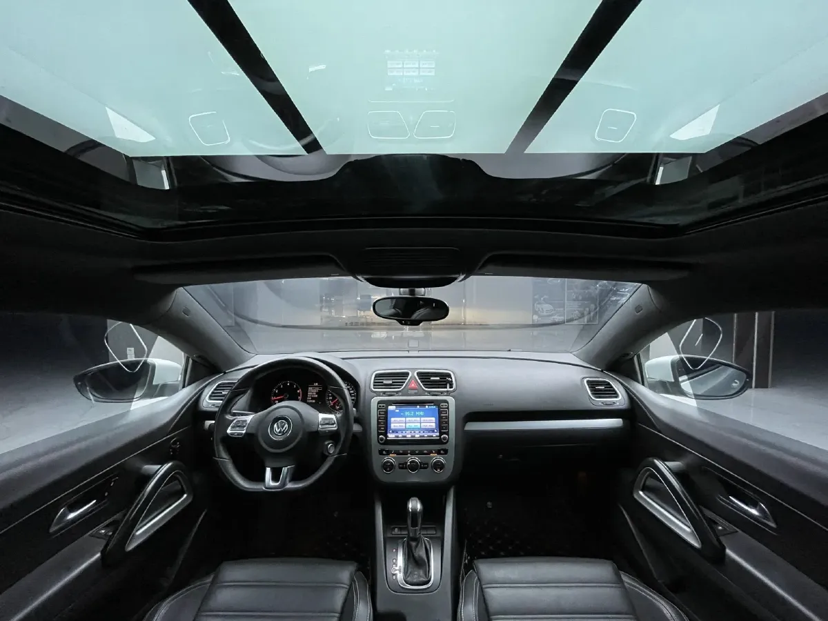 2013 Volkswagen Scirocco 2.0T 211HP L4 6DCT,autocango,china used car exporter,china ev exporter,chinese used car exporter,chinese used ev exporter
