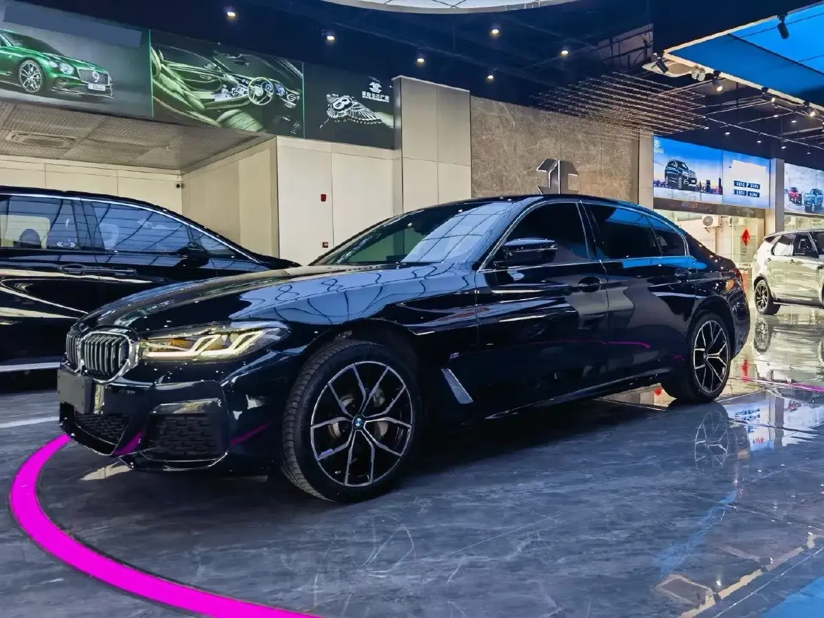 2023 BMW 5 Series 2.0T 245HP L4 8AT