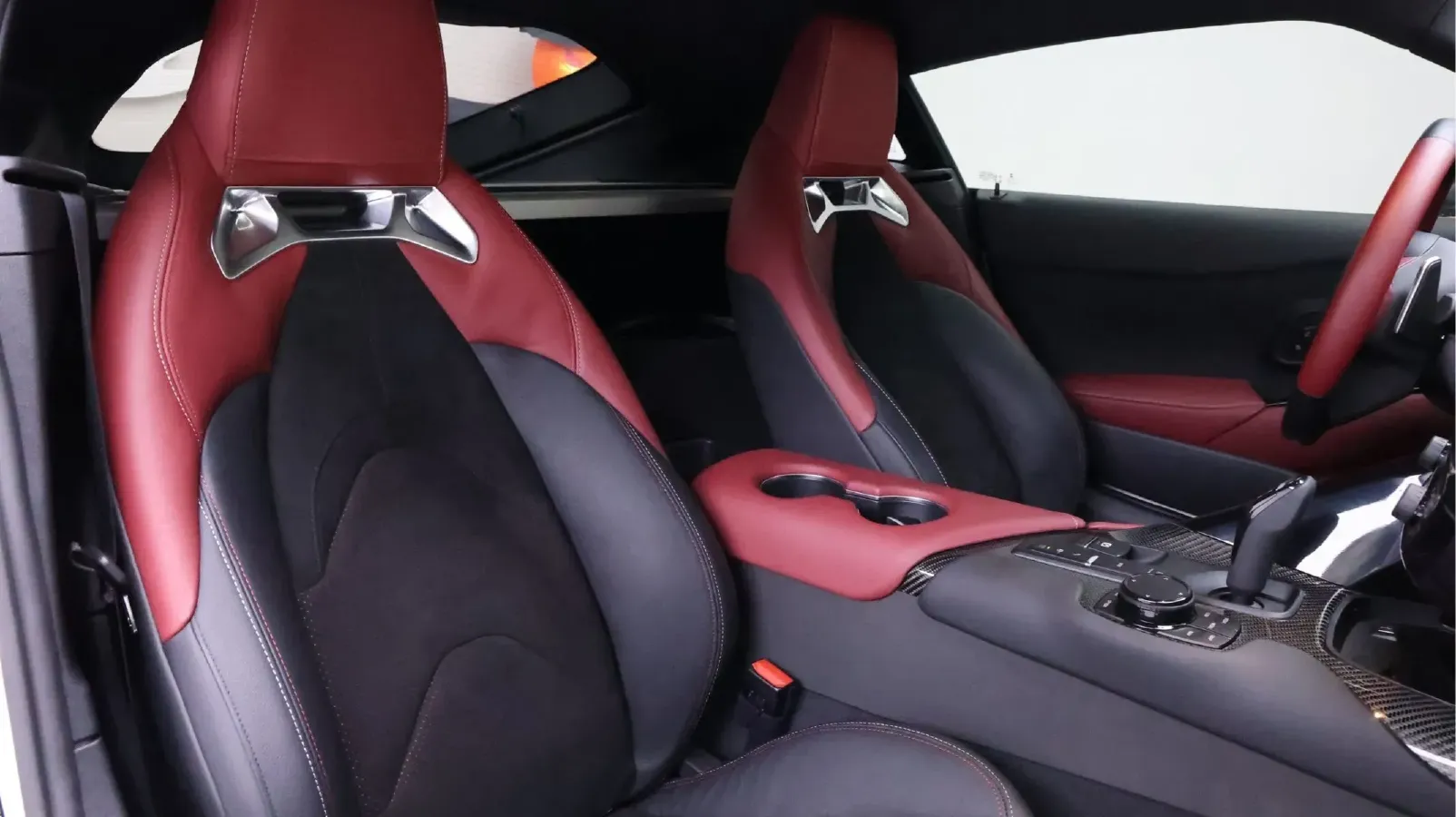 2021 Toyota Supra 3.0T 340HP L6 8AT,autocango,china used car exporter,china ev exporter,chinese used car exporter,chinese used ev exporter