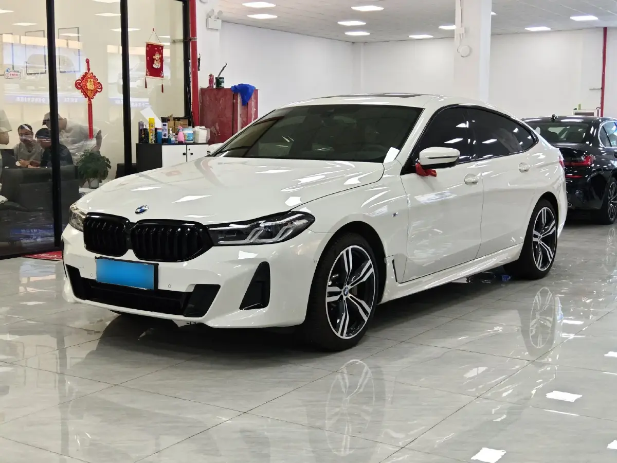 2022 BMW 6 Series GT 2.0T 245HP L4 8AT