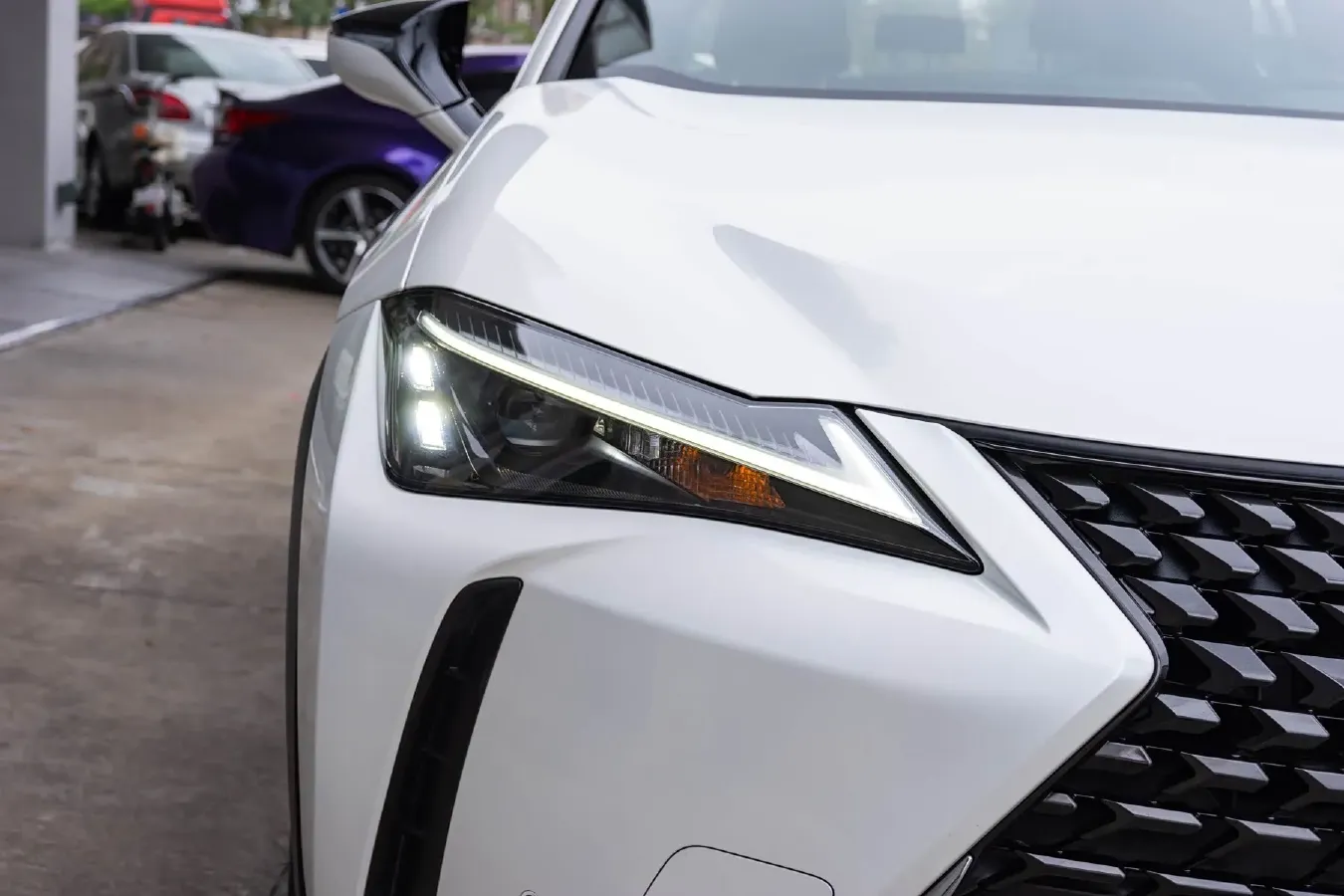 2022 Lexus UX 2.0L 146HP L4 E-CVT Hybrid,autocango,china used car exporter,china ev exporter,chinese used car exporter,chinese used ev exporter