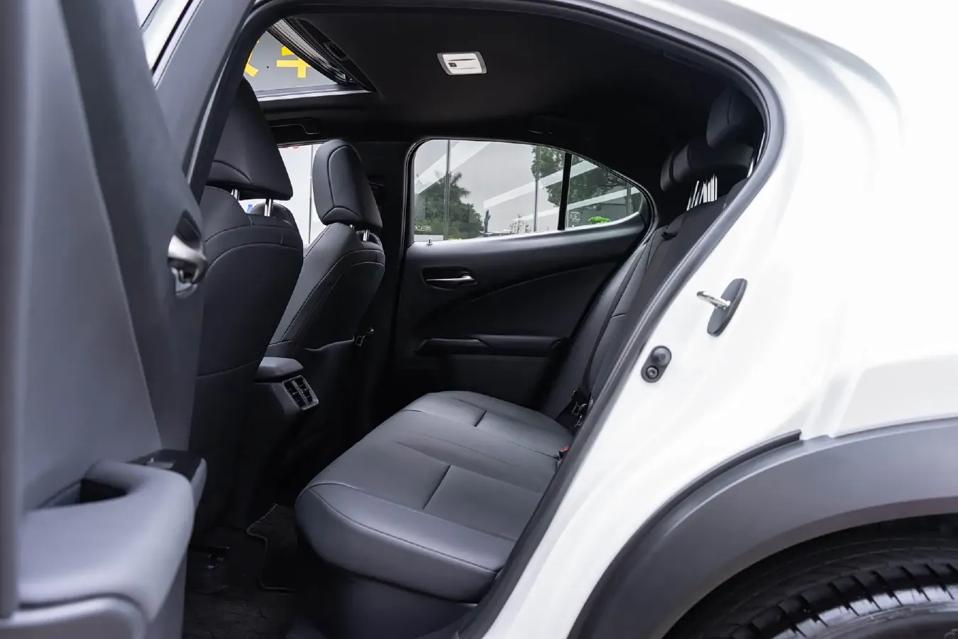 2022 Lexus UX 2.0L 146HP L4 E-CVT Hybrid,autocango,china used car exporter,china ev exporter,chinese used car exporter,chinese used ev exporter