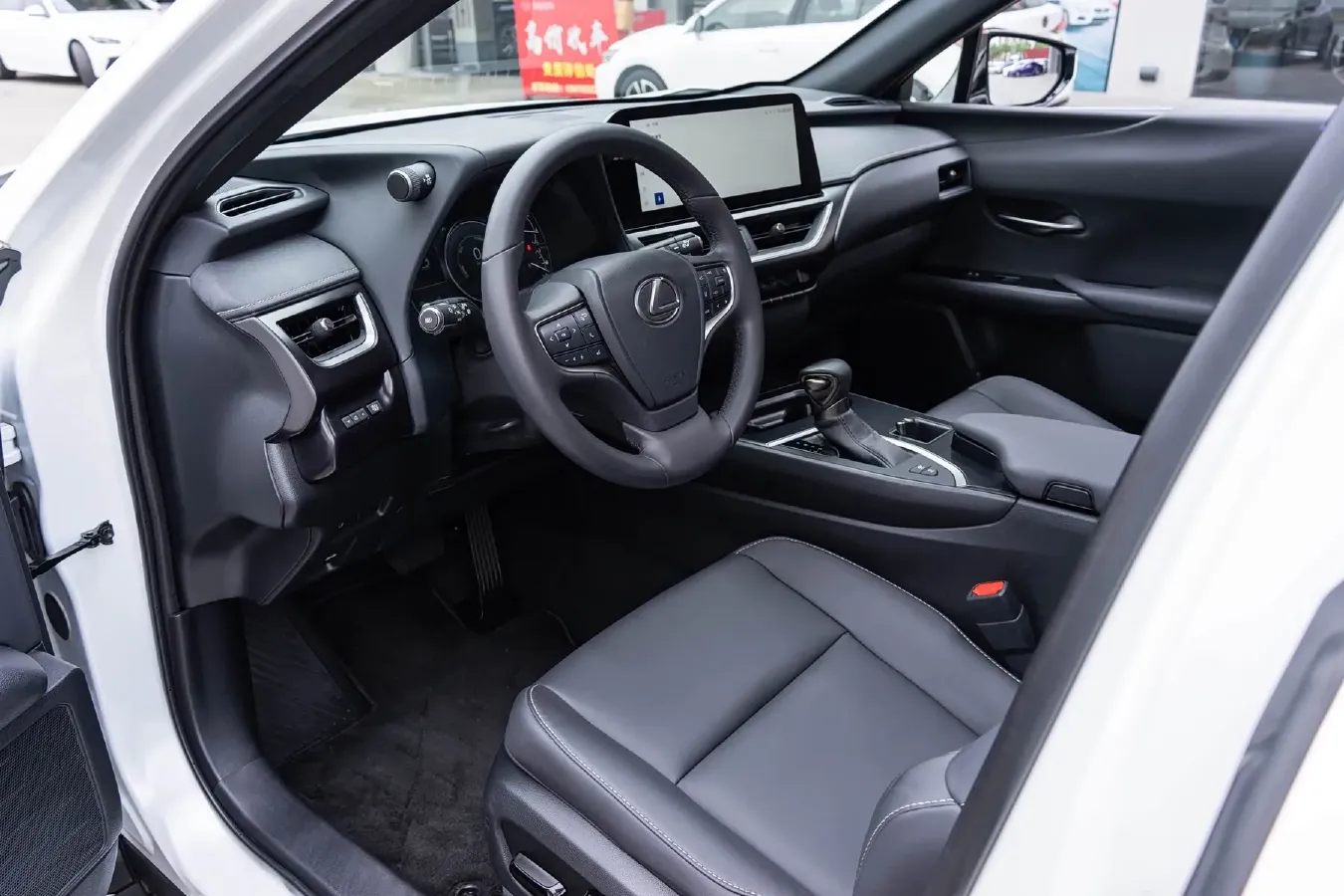 2022 Lexus UX 2.0L 146HP L4 E-CVT Hybrid,autocango,china used car exporter,china ev exporter,chinese used car exporter,chinese used ev exporter