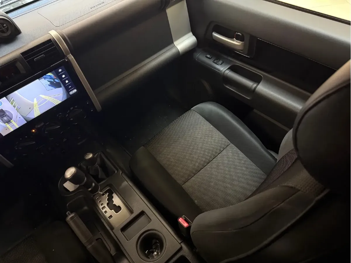 2010 Toyota FJ Cruiser 4.0L 272HP V6 5AT,autocango,china used car exporter,china ev exporter,chinese used car exporter,chinese used ev exporter