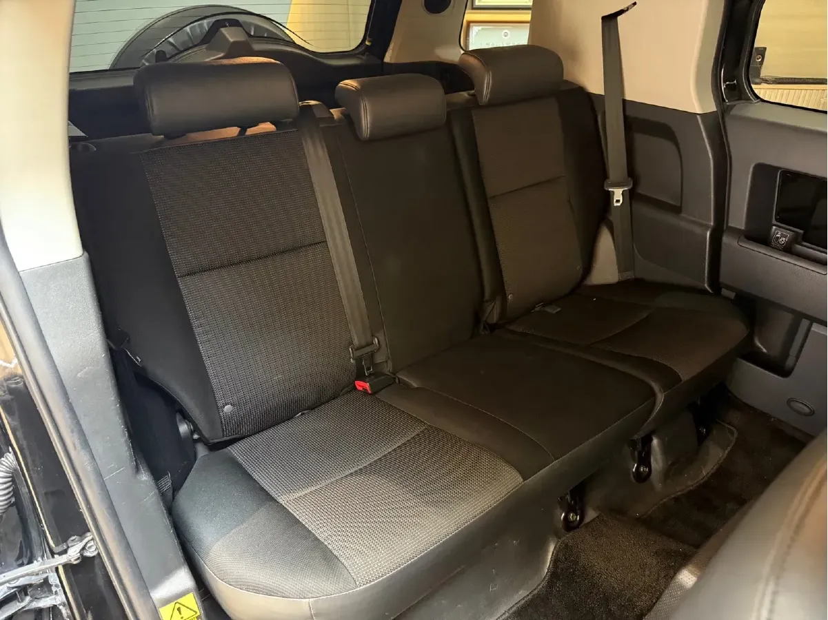 2010 Toyota FJ Cruiser 4.0L 272HP V6 5AT,autocango,china used car exporter,china ev exporter,chinese used car exporter,chinese used ev exporter