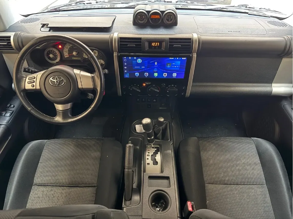 2010 Toyota FJ Cruiser 4.0L 272HP V6 5AT,autocango,china used car exporter,china ev exporter,chinese used car exporter,chinese used ev exporter