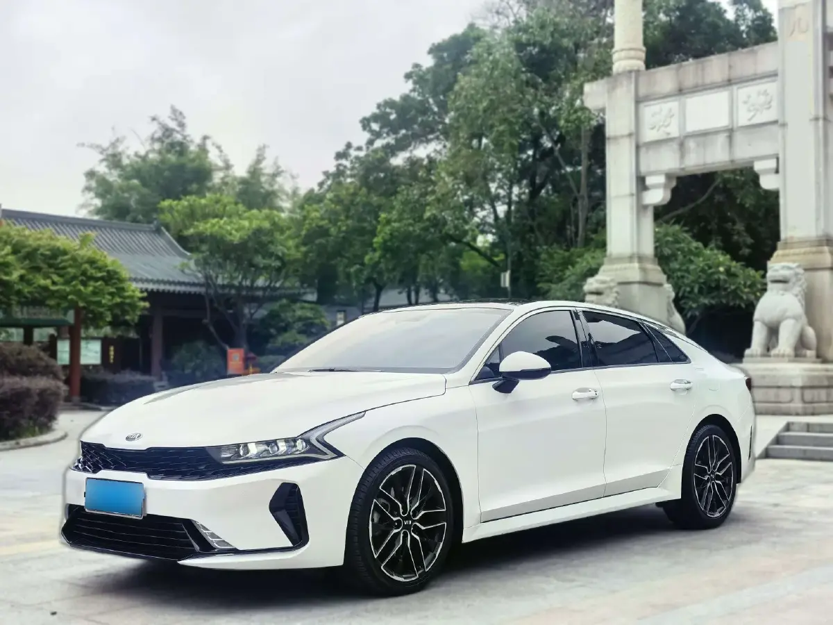 2020 Kia K5 2.0T 240HP L4 8AT