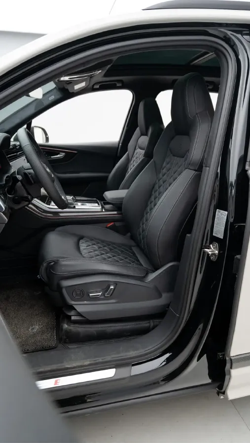 2024 Audi SQ7 4.0T 507HP V8 8AT,autocango,china used car exporter,china ev exporter,chinese used car exporter,chinese used ev exporter