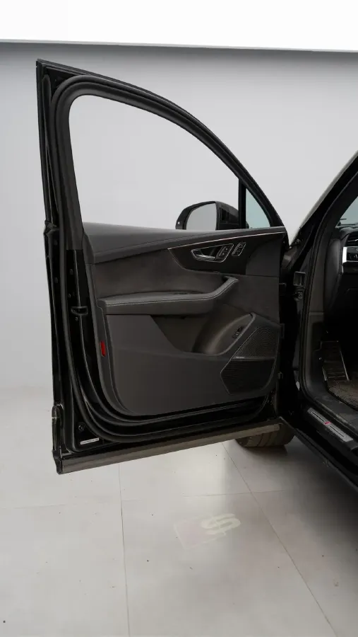 2024 Audi SQ7 4.0T 507HP V8 8AT,autocango,china used car exporter,china ev exporter,chinese used car exporter,chinese used ev exporter