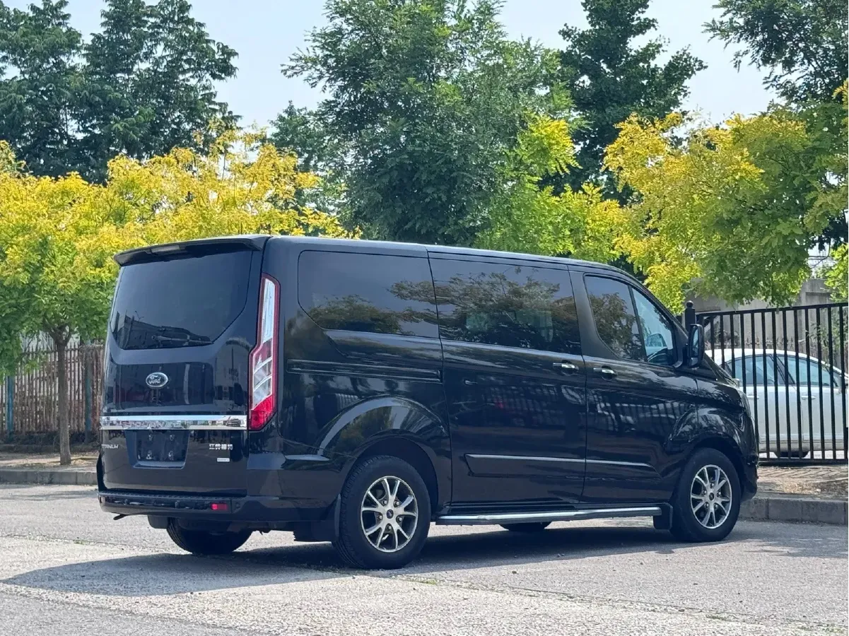 2017 Ford Tourneo 2.0T 203HP L4 6AT,autocango,china used car exporter,china ev exporter,chinese used car exporter,chinese used ev exporter