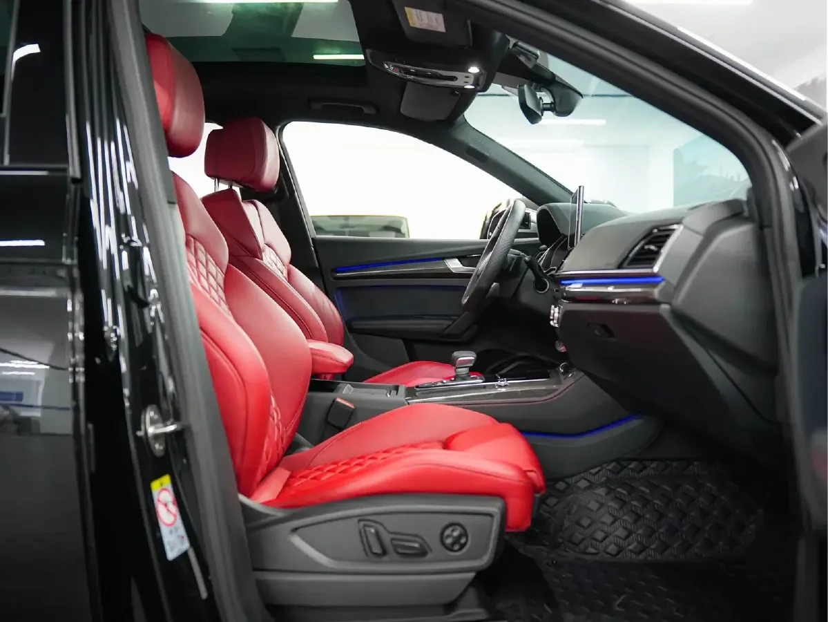 2021 Audi SQ5 3.0T 354HP V6 8AT,autocango,china used car exporter,china ev exporter,chinese used car exporter,chinese used ev exporter