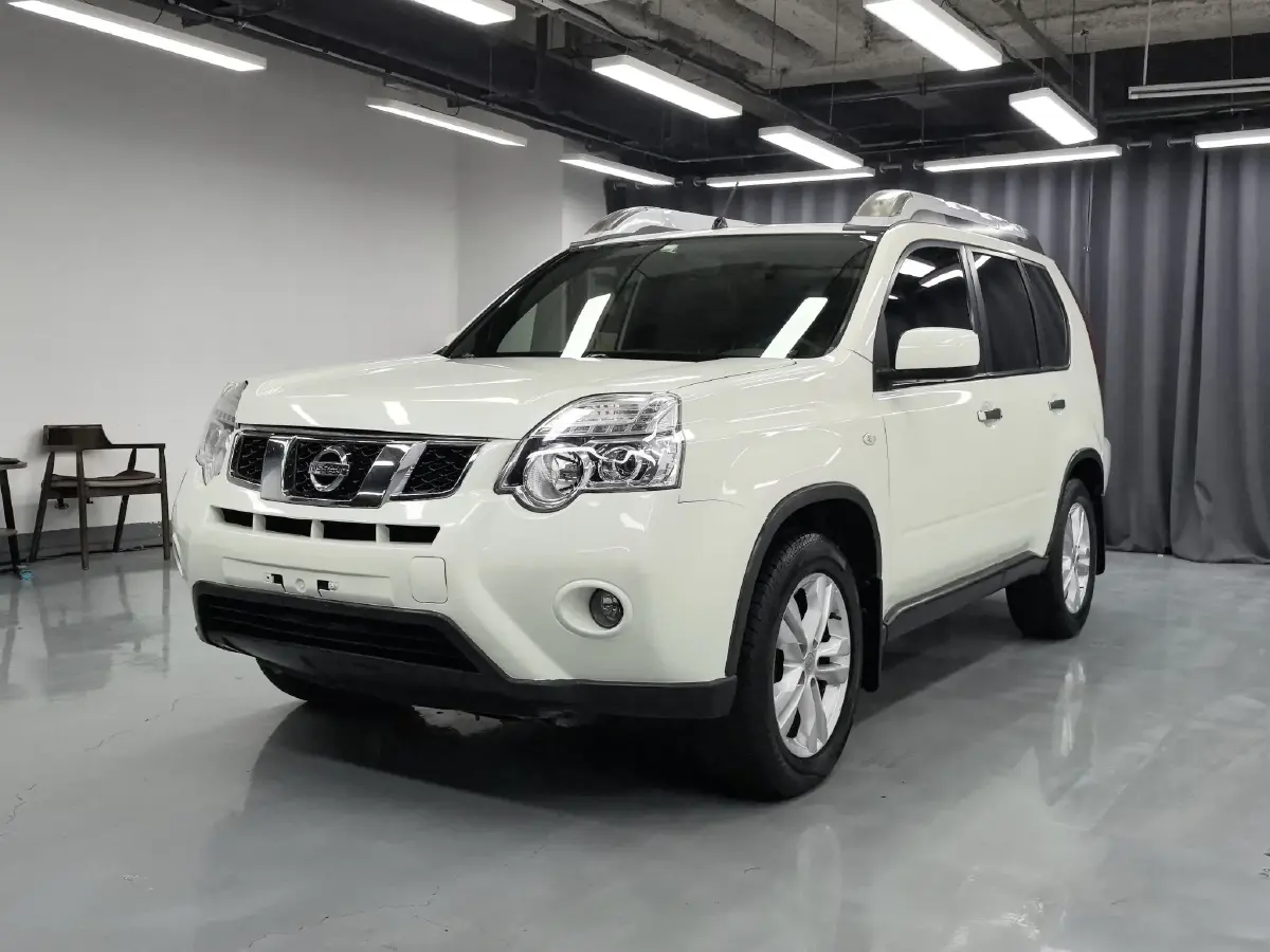 2012 Nissan X-Trail 2.5L 184HP L4 CVT