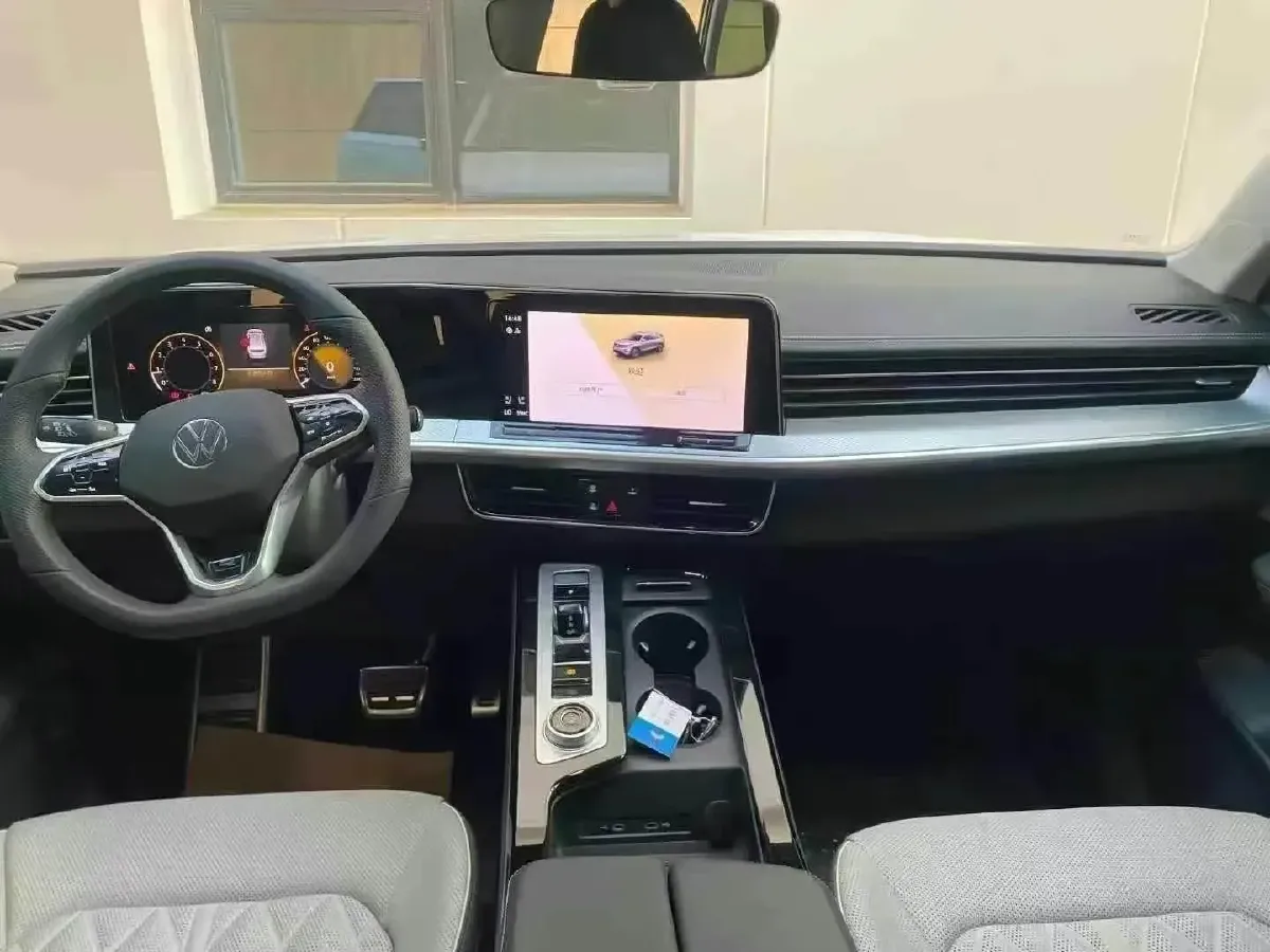 2024 Volkswagen Tavendor 2.0T 220HP L4 7DCT,autocango,china used car exporter,china ev exporter,chinese used car exporter,chinese used ev exporter