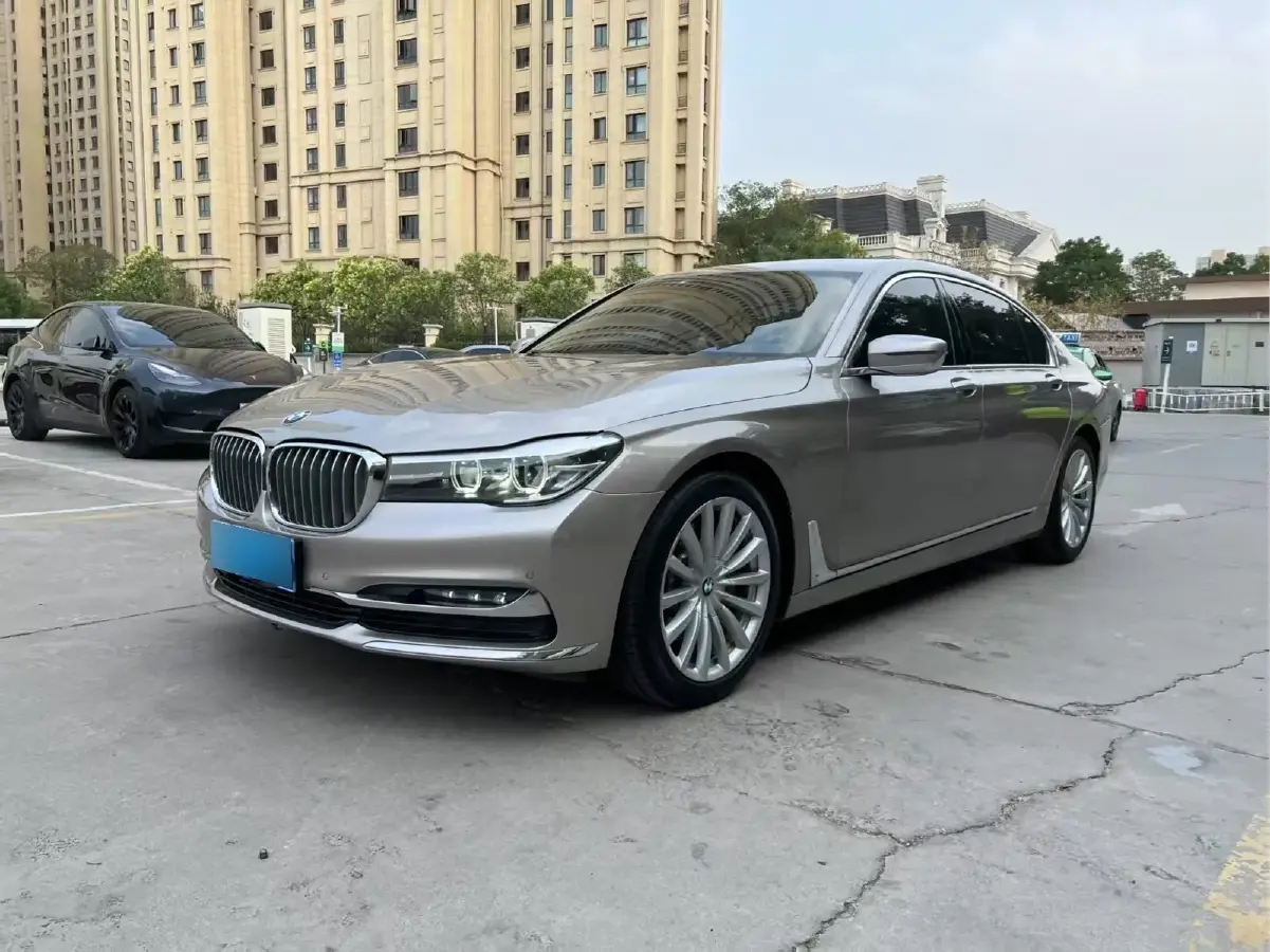 2018 BMW 7 Series 2.0T 258HP L4 8AT