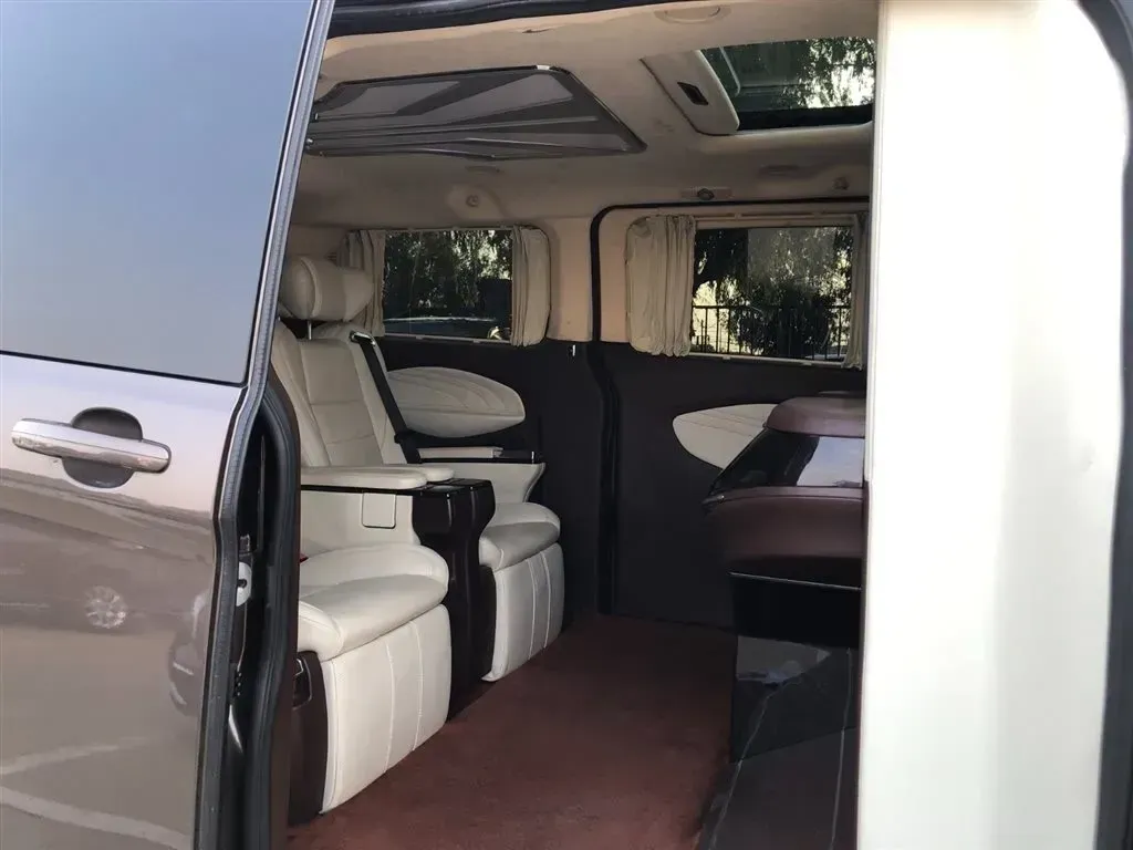 2017 Ford Tourneo 2.0T 203HP L4 6AT,autocango,china used car exporter,china ev exporter,chinese used car exporter,chinese used ev exporter