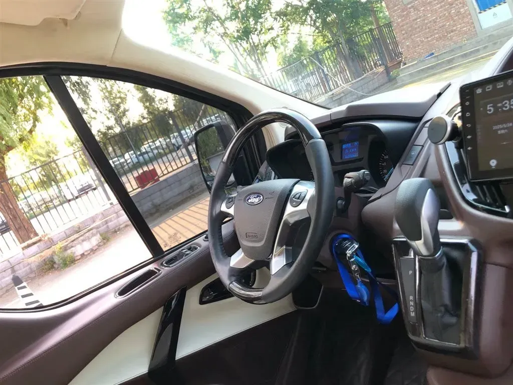 2017 Ford Tourneo 2.0T 203HP L4 6AT,autocango,china used car exporter,china ev exporter,chinese used car exporter,chinese used ev exporter