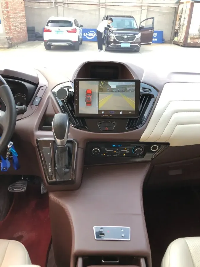 2017 Ford Tourneo 2.0T 203HP L4 6AT,autocango,china used car exporter,china ev exporter,chinese used car exporter,chinese used ev exporter