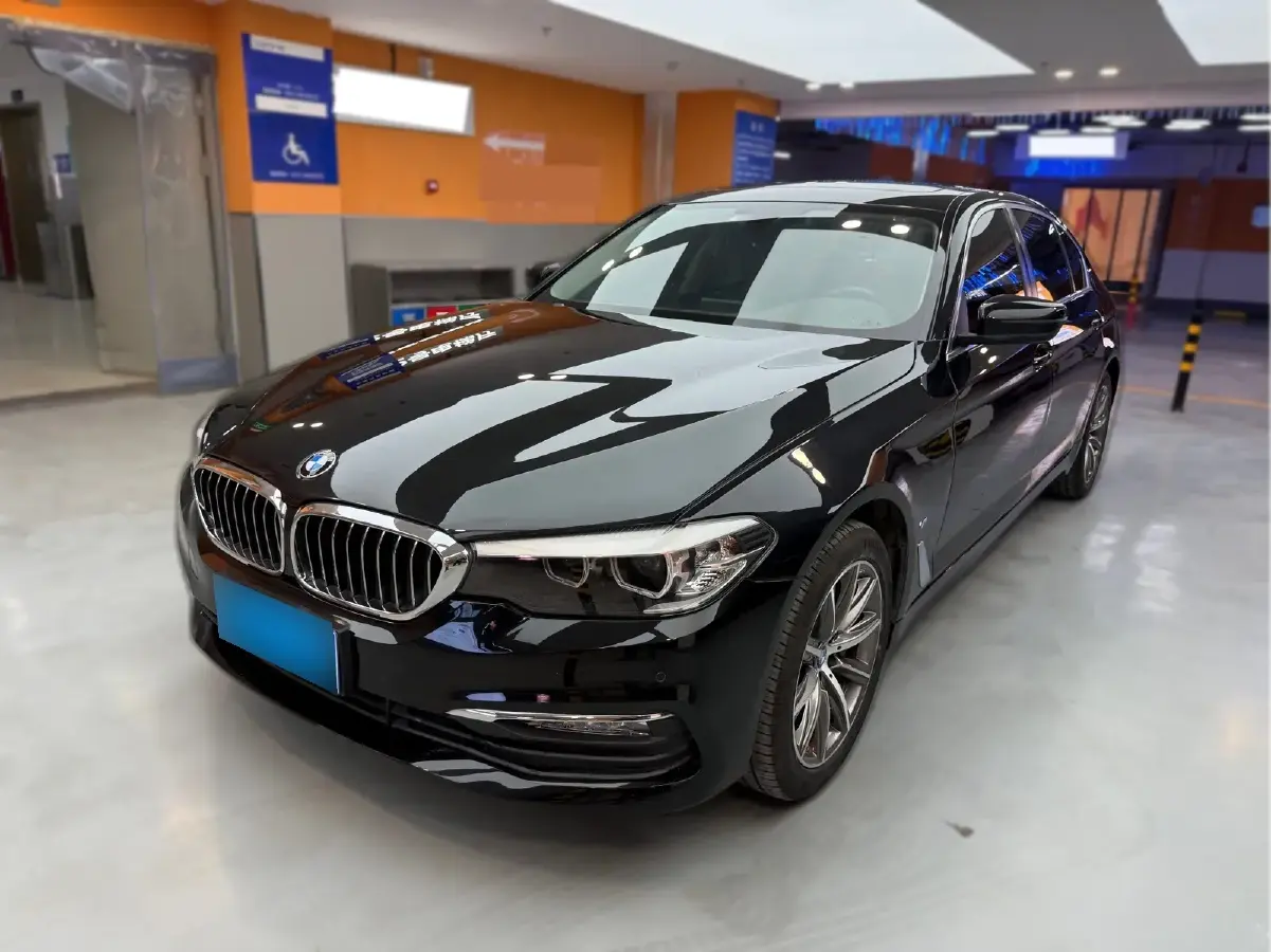 2018 BMW 5 Series 2.0T 224HP L4 8AT