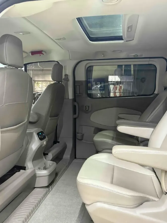 2017 Ford Tourneo 2.0T 203HP L4 6AT,autocango,china used car exporter,china ev exporter,chinese used car exporter,chinese used ev exporter