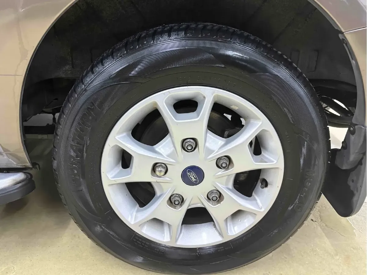 2017 Ford Tourneo 2.0T 203HP L4 6AT,autocango,china used car exporter,china ev exporter,chinese used car exporter,chinese used ev exporter