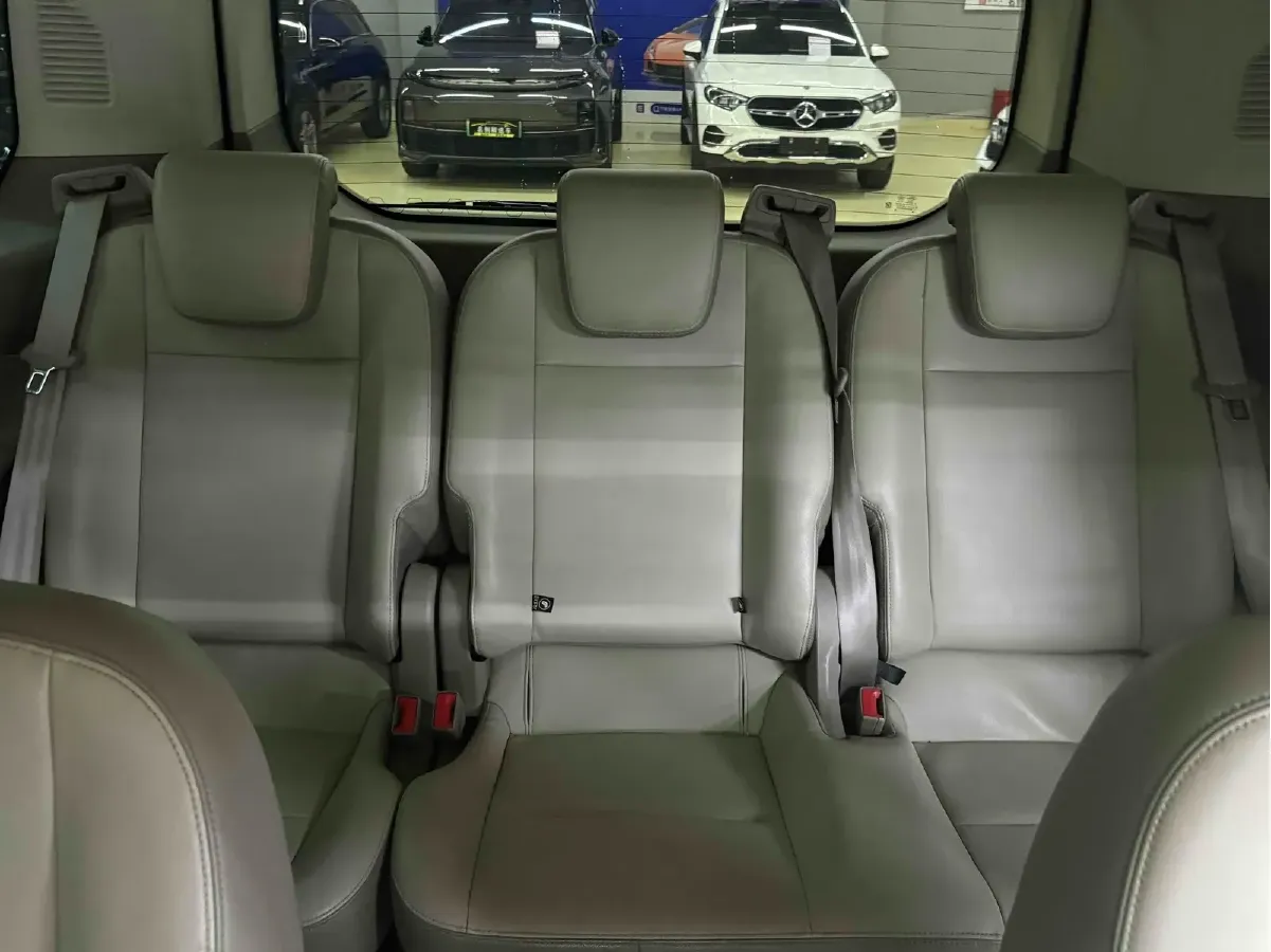 2017 Ford Tourneo 2.0T 203HP L4 6AT,autocango,china used car exporter,china ev exporter,chinese used car exporter,chinese used ev exporter