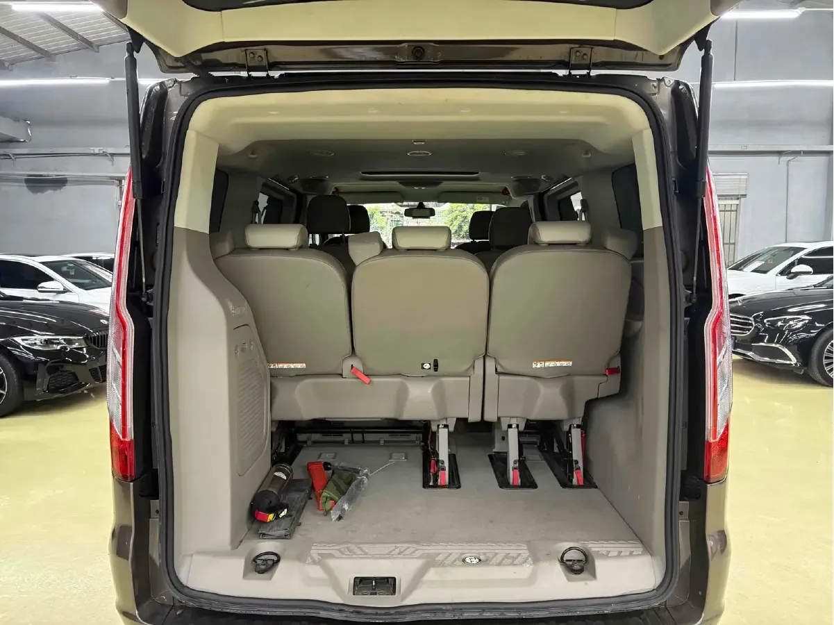 2017 Ford Tourneo 2.0T 203HP L4 6AT,autocango,china used car exporter,china ev exporter,chinese used car exporter,chinese used ev exporter