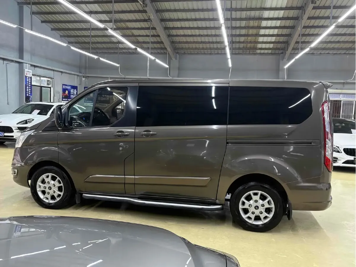 2017 Ford Tourneo 2.0T 203HP L4 6AT,autocango,china used car exporter,china ev exporter,chinese used car exporter,chinese used ev exporter